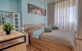 Cozy Modern Apartment